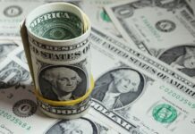 Экономист оценил вероятность ухода доллара в диапазон 70-75 рублей